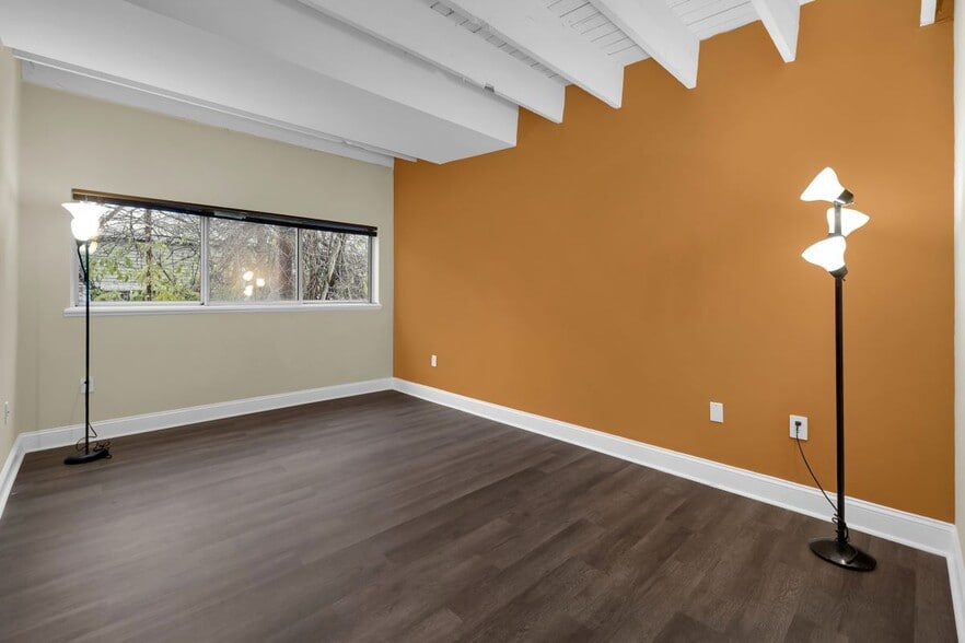 Building Photo - 1 Front St