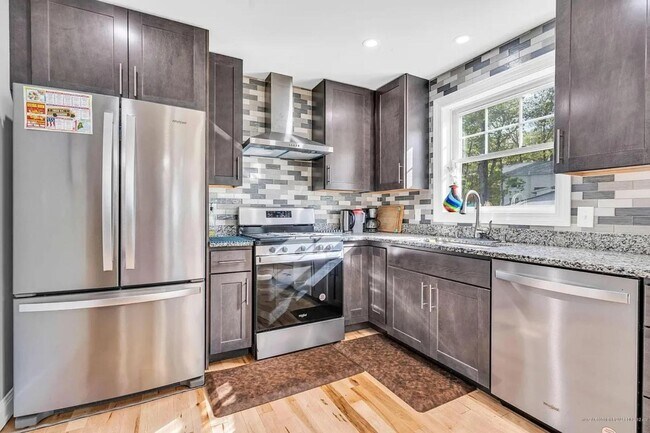 Building Photo - 36 Belvedere Dr