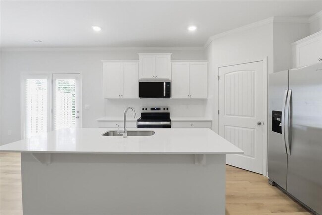 Building Photo - 56 Berryville Dr