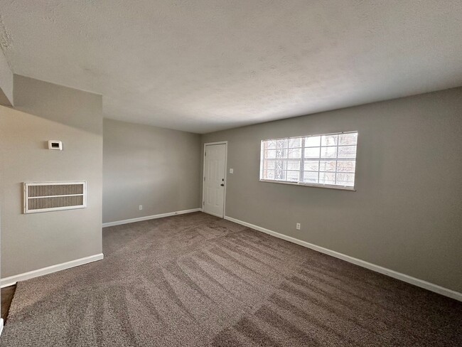 Building Photo - Stockton Apartments- Sylvia Community 1 Be...