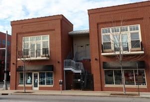 Building Photo - 324 E 6th St