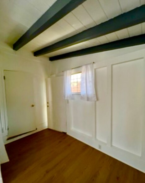 Building Photo - 6089 1/4 Cashio St