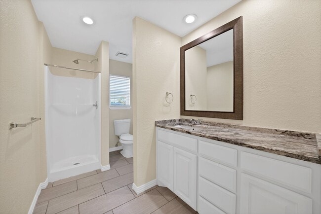 Building Photo - 2303 Park Hill Dr