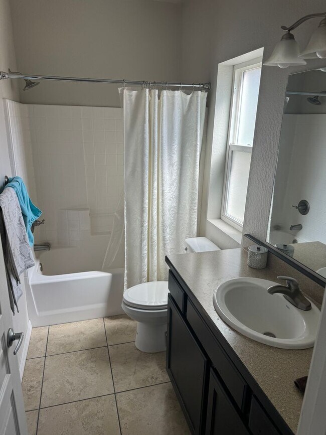 Building Photo - Spacious 3BR Home | Private Bathrooms + Ample Off Street Parking