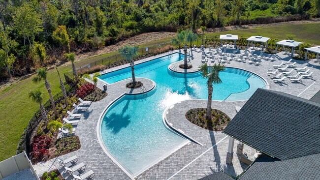 Building Photo - Spacious Like New 4-Bedroom Oasis with 3 Full Baths in Palmetto - Available NOW