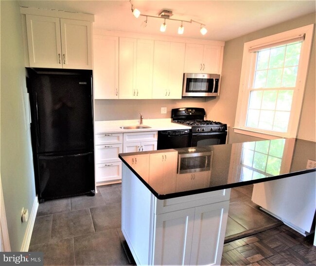 Building Photo - 2714 Ordway St NW