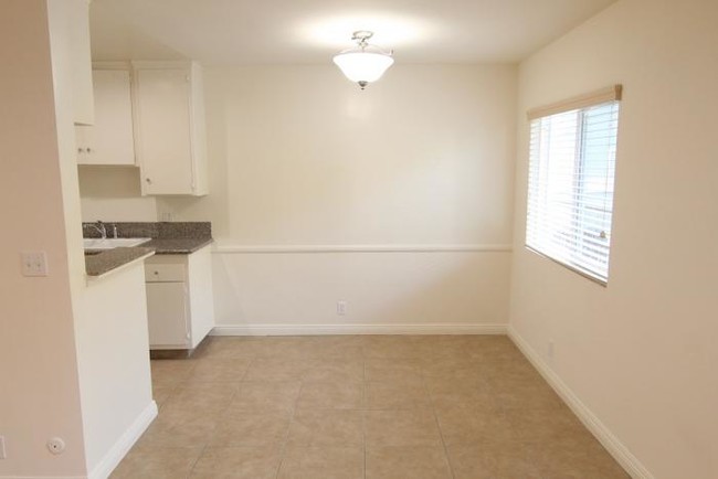 Building Photo - 1 bedroom in Los Angeles CA 90027