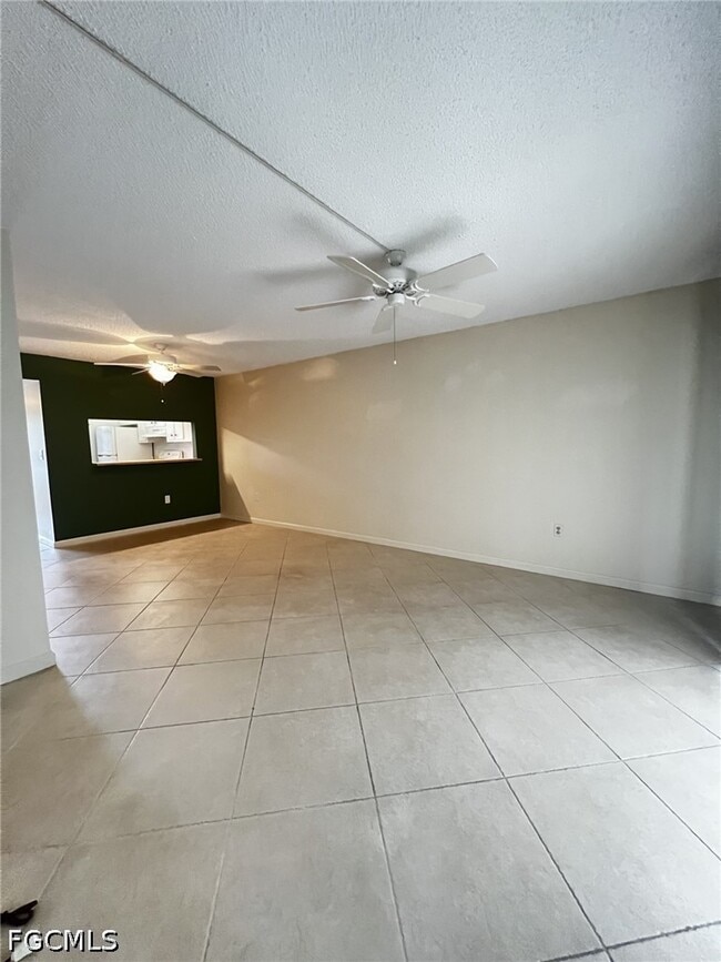 Building Photo - 9301 Central Park Dr