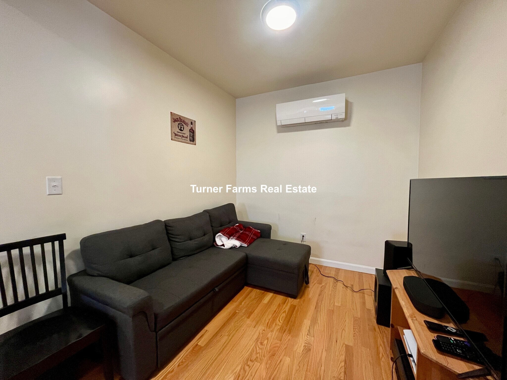 Building Photo - 525 E 3rd St