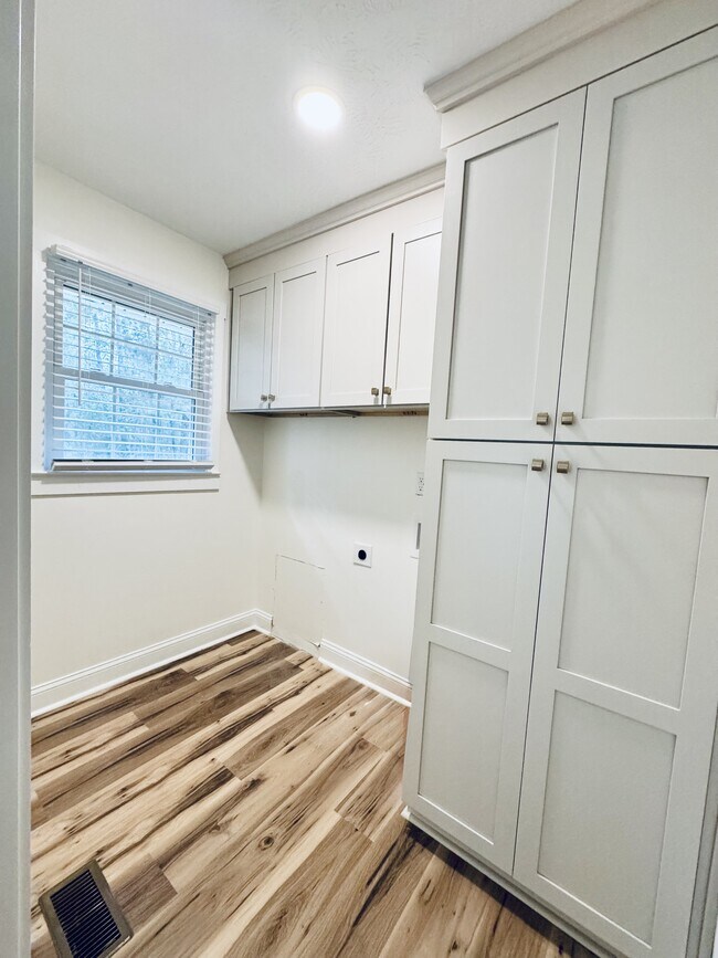 Building Photo - 2689 Fowler School Rd