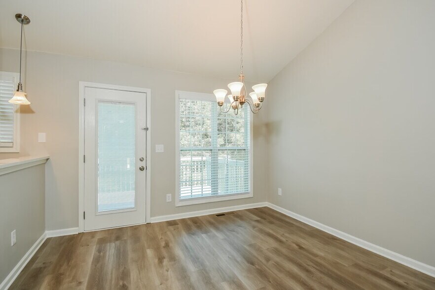 Building Photo - 1442 Paddocks Ct
