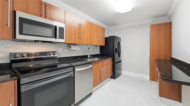 Building Photo - 3001 S Ocean Dr