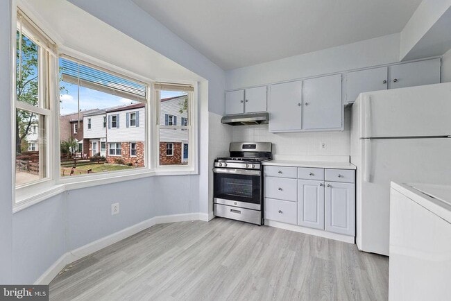 Building Photo - 8145 Community Dr