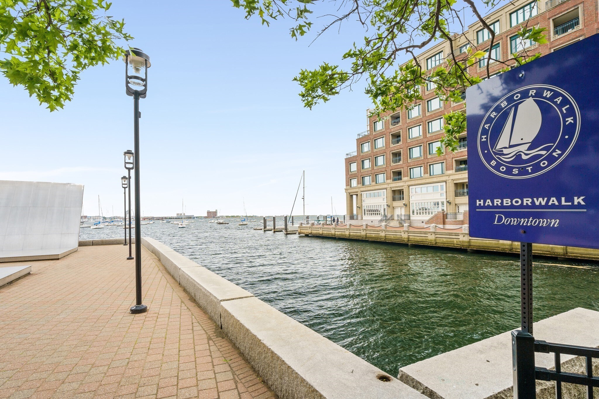 Building Photo - 65 E India Row