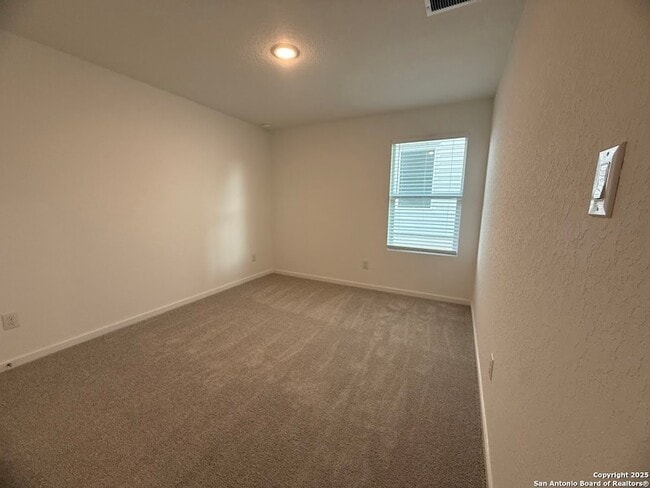 Building Photo - 252 Ottawa Wy