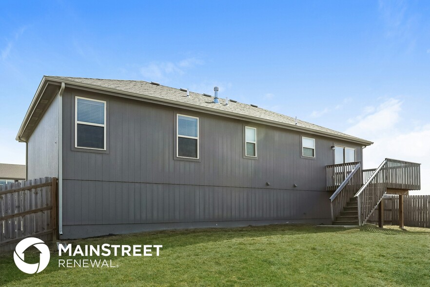 Building Photo - 19106 Switchgrass Dr