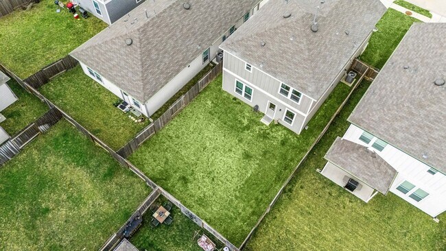 Building Photo - 25927 Chicory Dr