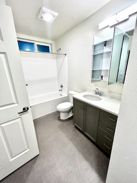 Building Photo - 2330 Yakima Ct