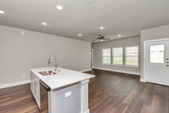 Building Photo - The Maple – Spacious Design, Exceptional L...