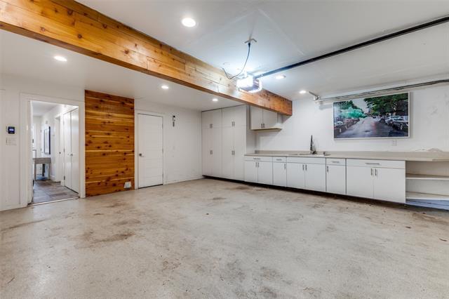 Building Photo - 4411 Gilbert Ave