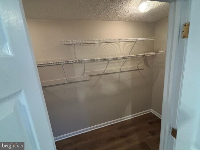 Building Photo - 8002 Bullfinch Pl