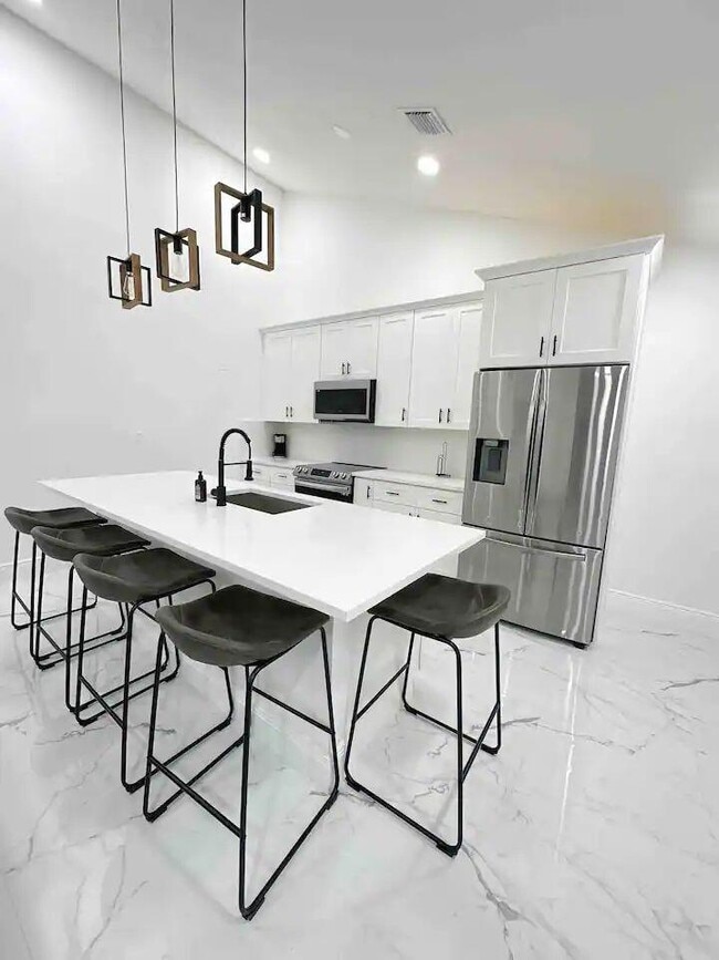 Building Photo - 1255 Periwinkle Pl