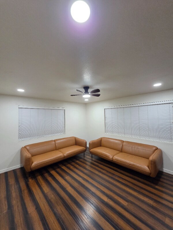 Building Photo - 425 W Pine Ave