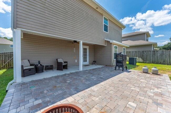Building Photo - 202 Wainwright Dr