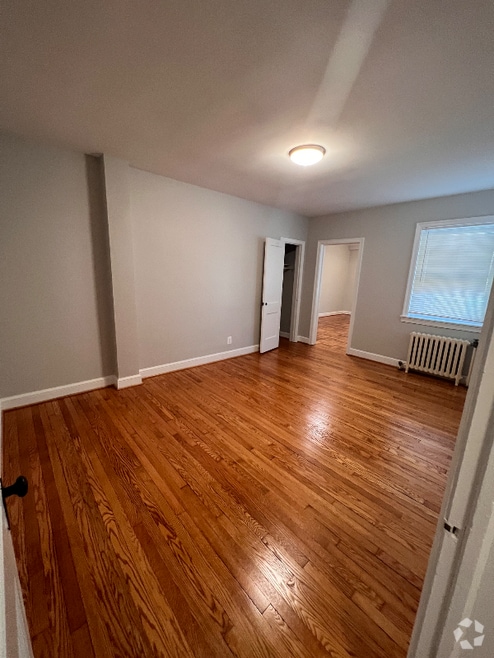 Building Photo - 8207 Schrider St