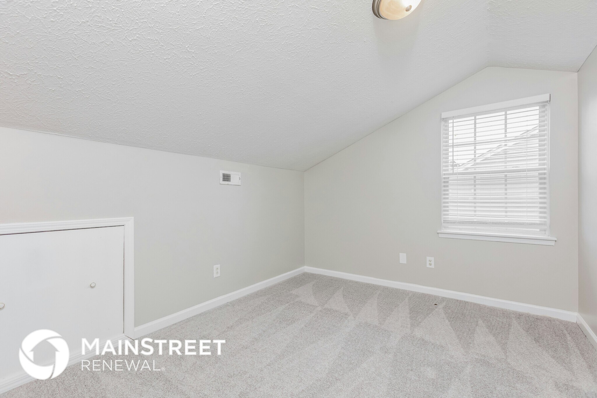 Building Photo - 2016 Spring Creek Dr