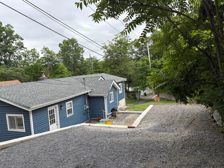 Building Photo - 50 Orchard Trl