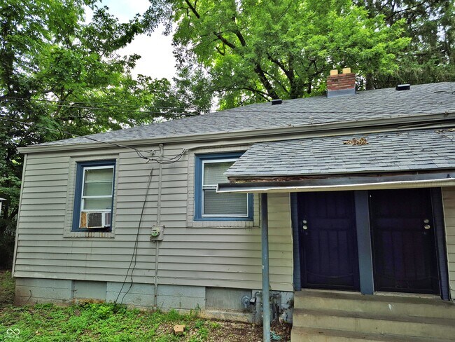 Building Photo - 3304 N Harding St