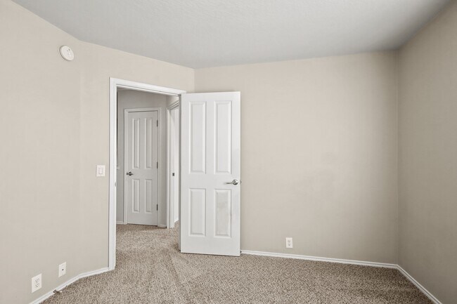 Building Photo - 23611 Wildwood Green Way