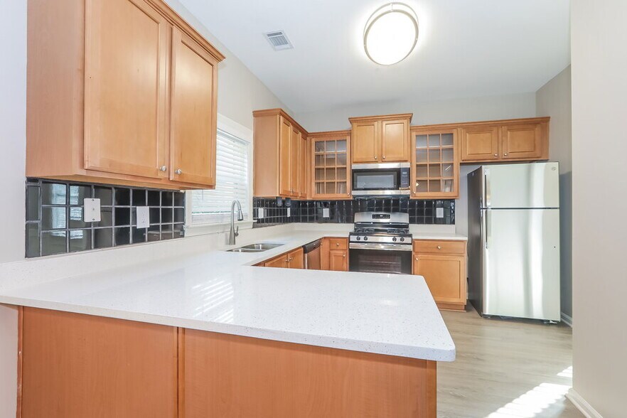 Building Photo - 1813 Temple Park Dr SW