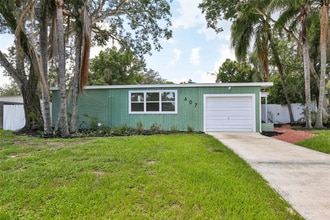 Building Photo - 607 E River Dr