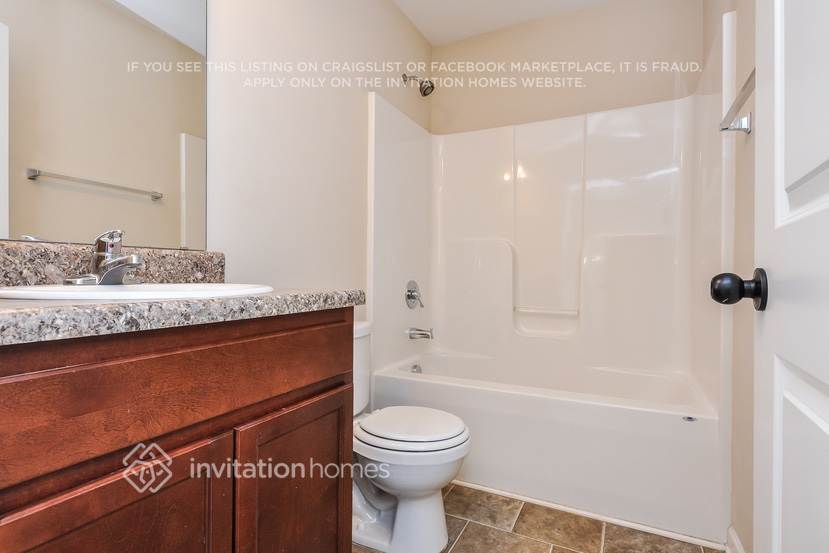 Building Photo - 213 Verrazano Pl