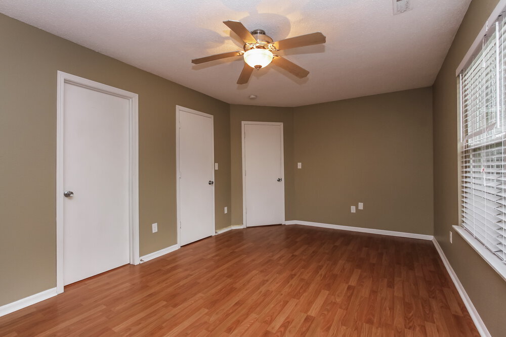 Building Photo - 17913 Sanibel Cir