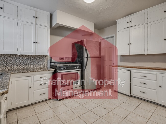 Building Photo - 1801 NW 22nd St