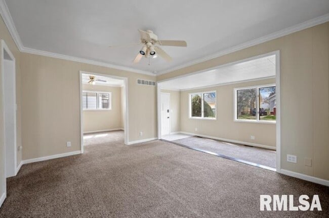 Building Photo - 2212 N Ellis St