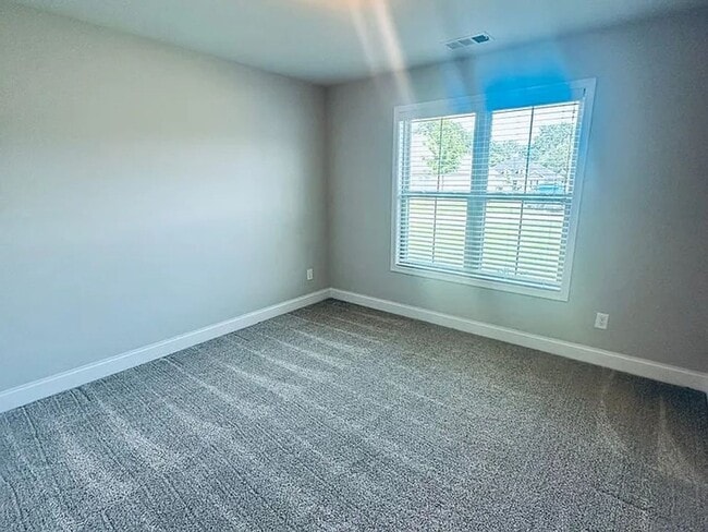 Building Photo - 604 Broderick Cir