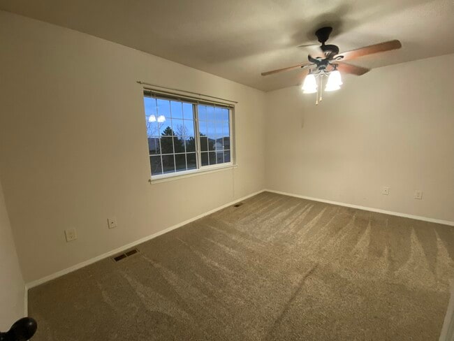 Building Photo - 6511 S Santa Rosa Pl