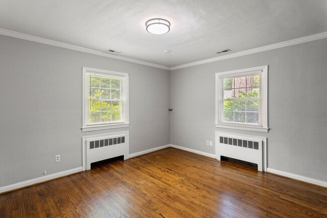 Building Photo - Charming Renovated 3-Bedroom Home in River...