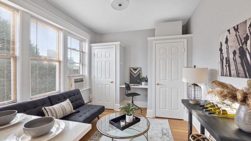 Primary Photo - 487 Prentis St