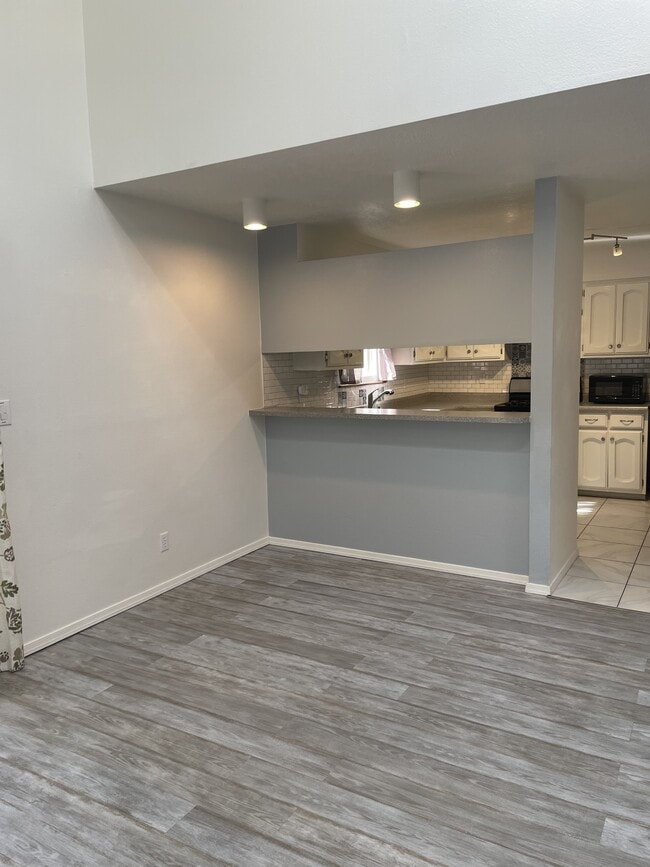 Building Photo - 11504 Lawson Ct NE