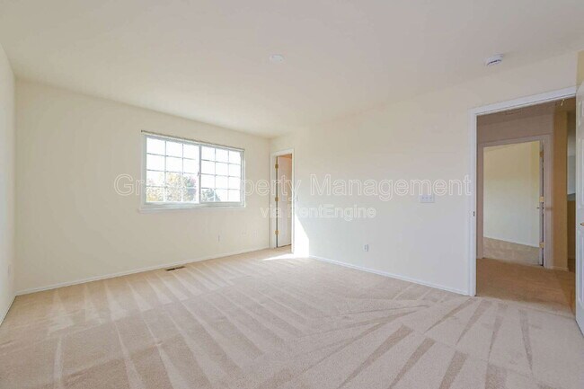 Building Photo - 10376 Dunsford Dr