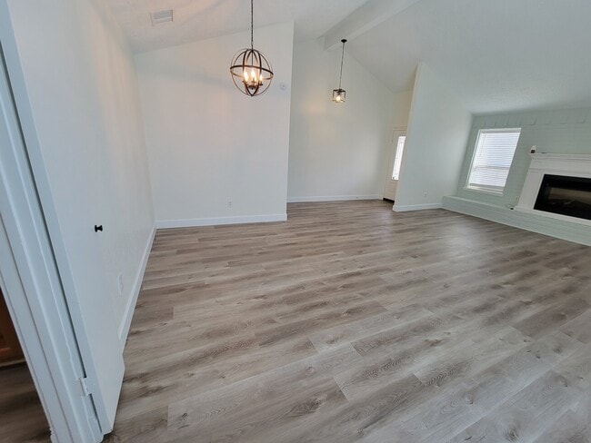 Building Photo - 22522 Deville Dr