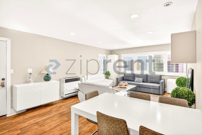 Building Photo - 10 27th Ave