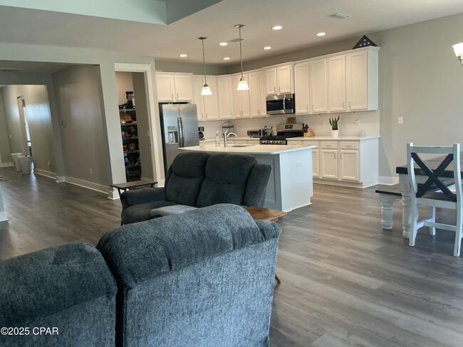 Building Photo - 396 Foxtail Wy