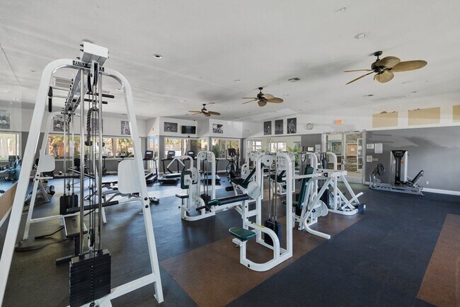 Building Photo - *VERY NICE CONDO IN GATED COMMUNITY !