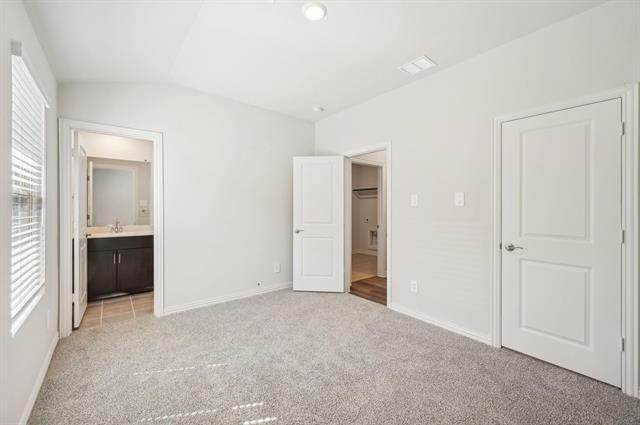 Building Photo - 2203 Gustavus Dr